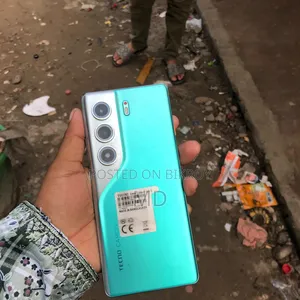টেকনো স্পার্ক ৪০ প্রো ২৫৬ জিবি