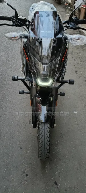 হোন্ডা এক্স-ব্লেড ১৬০ ২০২৬ কালো