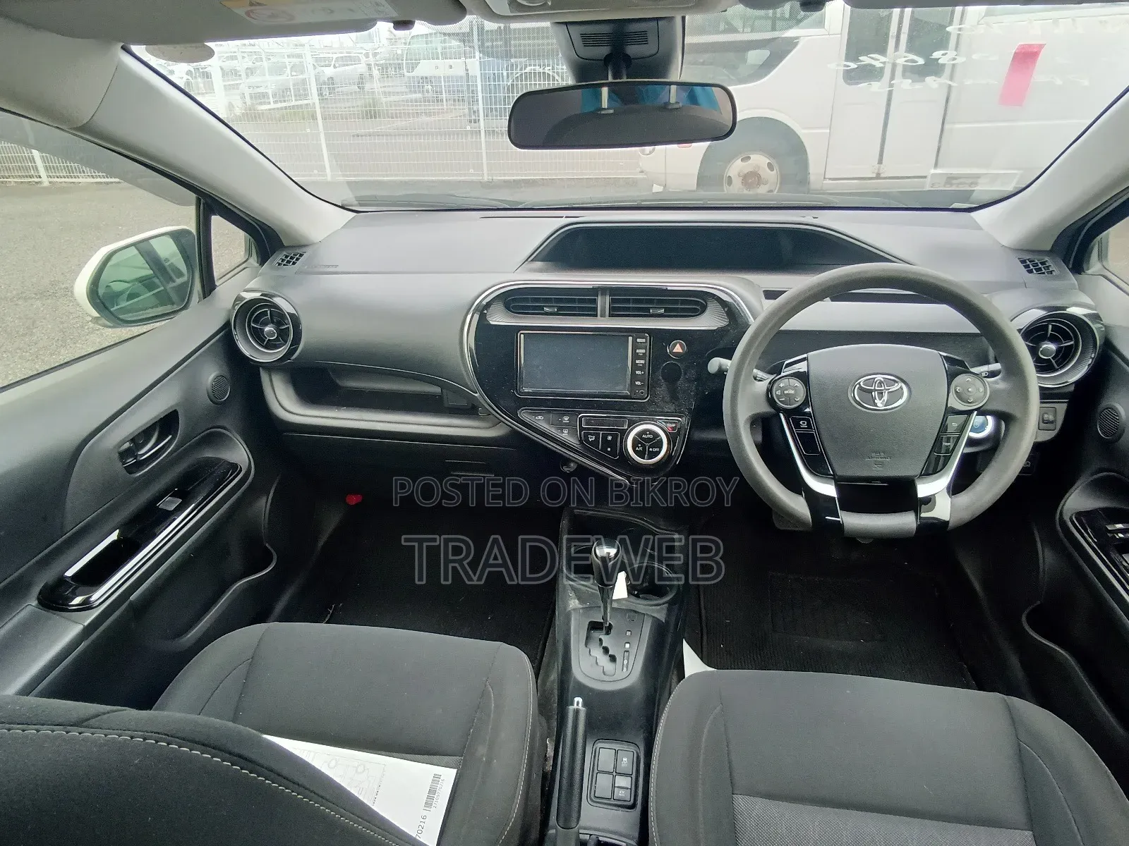 Toyota Aqua 2021 Pearl