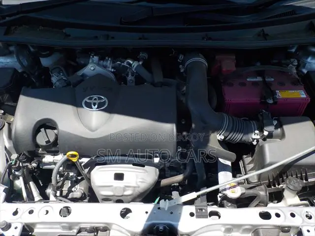 Toyota Axio 2021 Silver