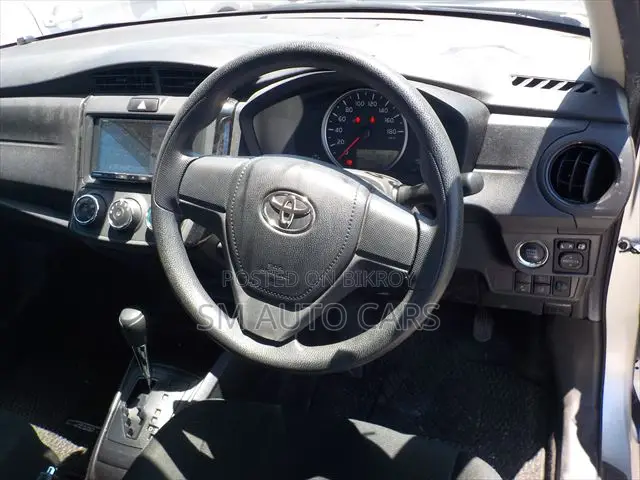 Toyota Axio 2021 Silver