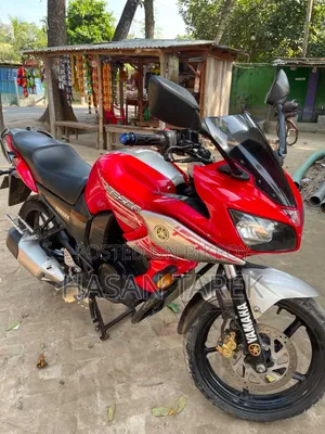 ইয়ামাহা এফজেড ২০১৭ রেড