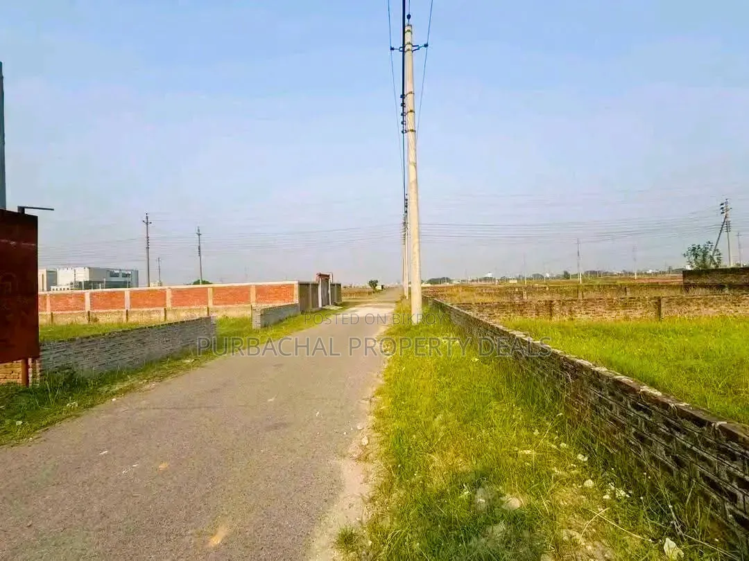 বসুন্ধরা M ব্লকে প্রিমিয়াম ৫ কাঠার দক্ষিণমুখী প্লট বিক্রয়