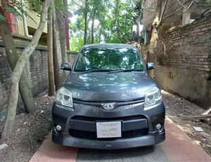 Toyota Sienta 2012 Black