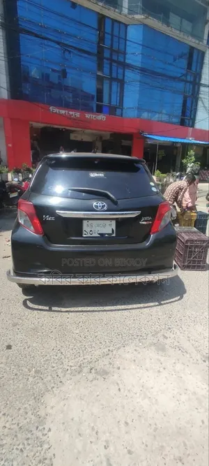 Toyota Vitz 2011 Black