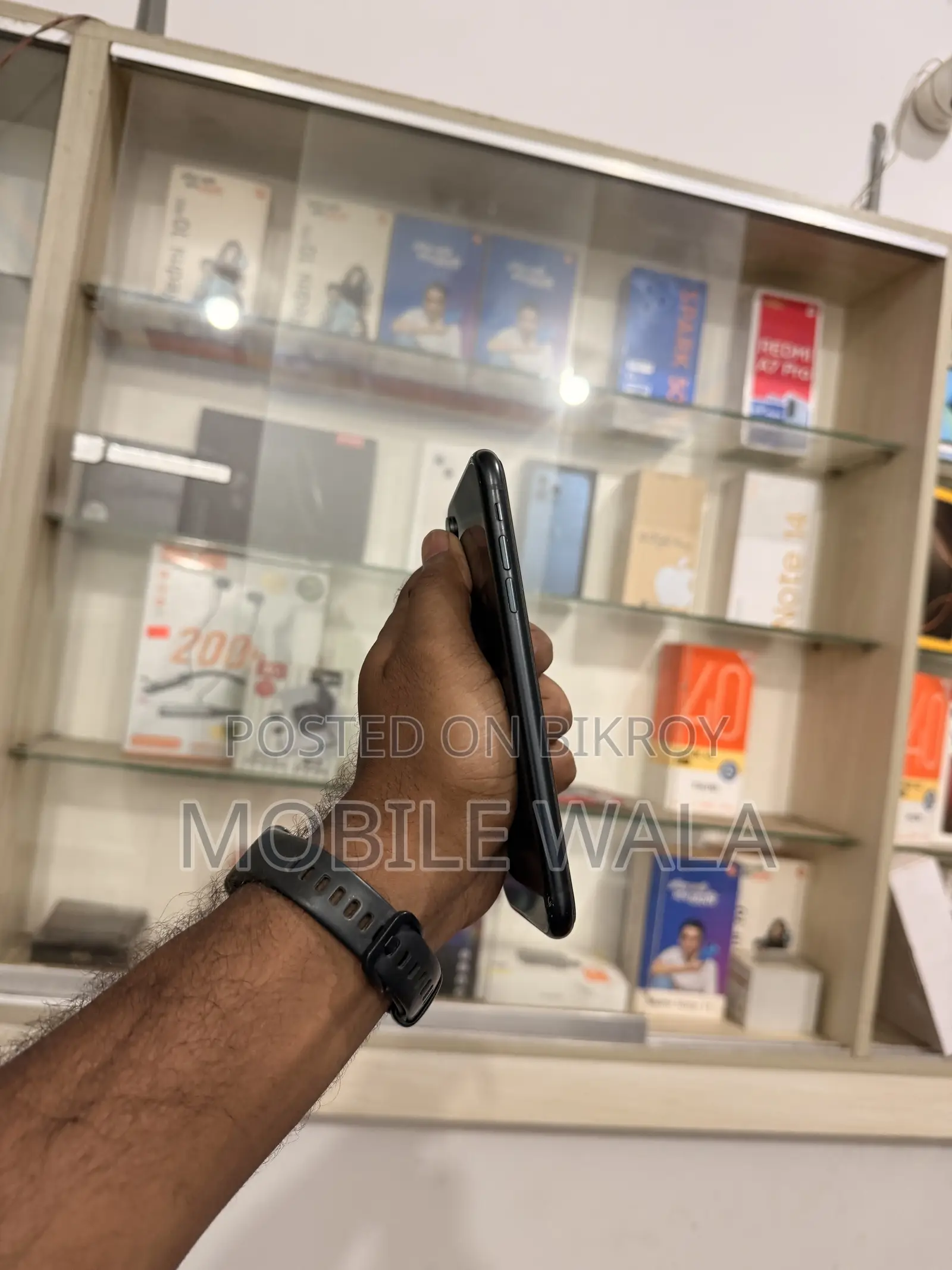 নতুন অ্যাপল আইফোন এক্সআর ৬৪ জিবি কালো