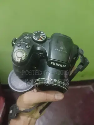 Fujifilm S1600 Camera