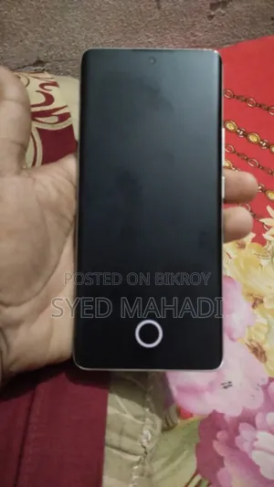 রিয়েলমি ১০ প্রো+ ১২৮ জিবি গোল্ড