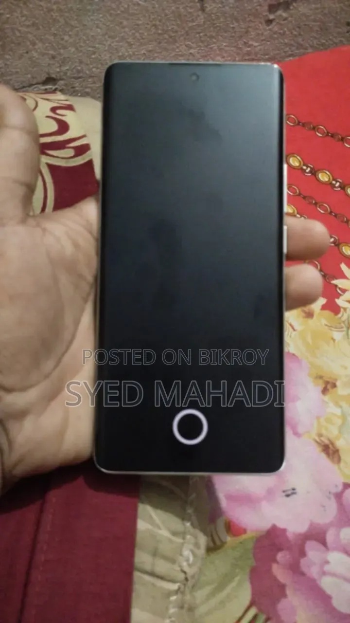 রিয়েলমি ১০ প্রো+ ১২৮ জিবি গোল্ড