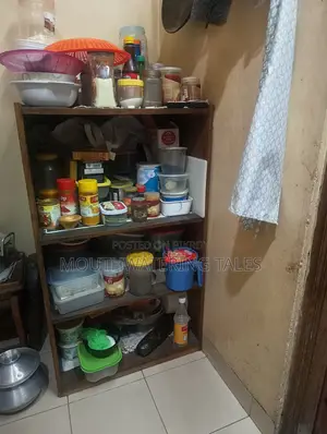 কাঠের আসবাবপত্র