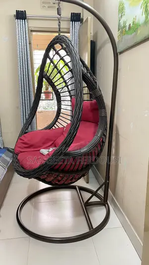 কালো ফাইবার-মোড়ানো লোহার সুইং চেয়ার