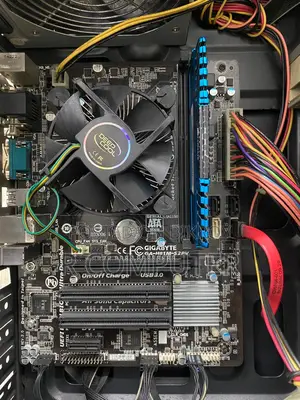 Desktop Computer Gigabyte 4GB Intel Core i3 HDD 500GB
