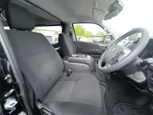 Toyota HiAce 2021 Black