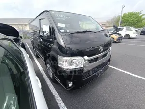 Toyota HiAce 2021 Black