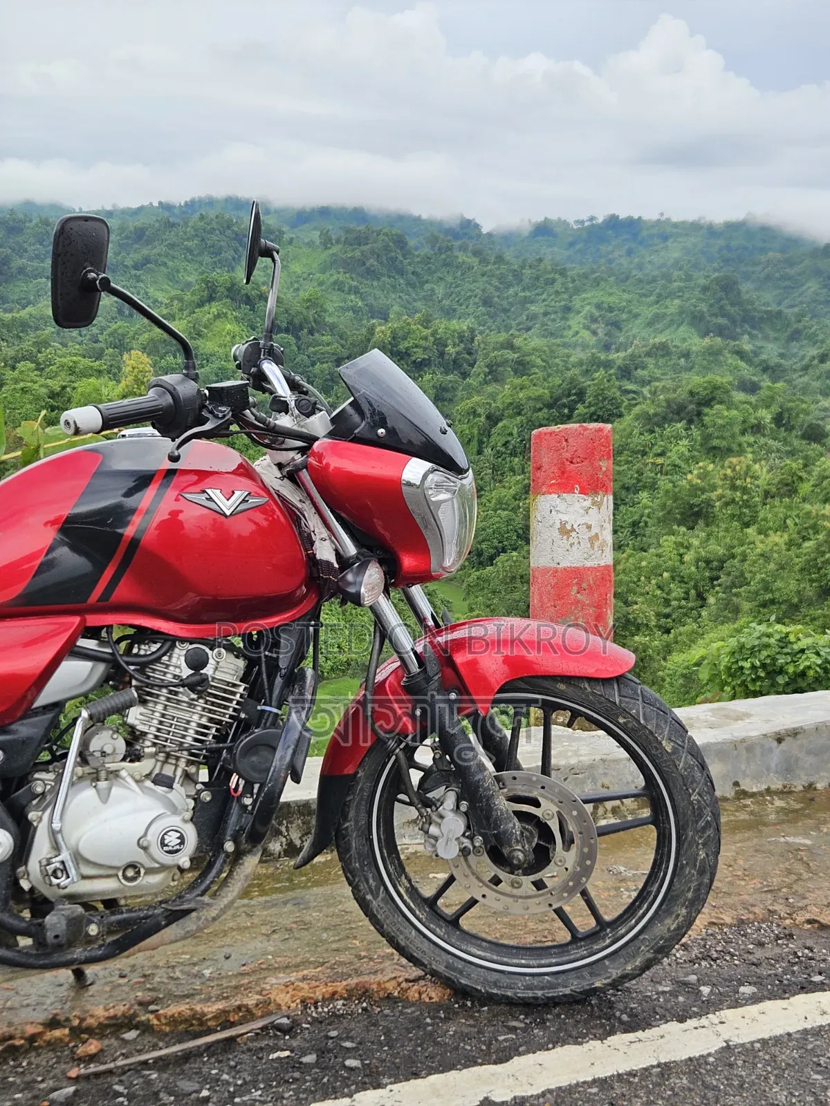 Bajaj V15 2025 Red