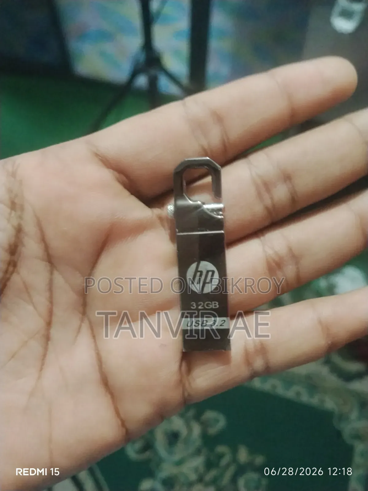 HP Pendrive 32GB with one free OTG cable, lifetime warranty