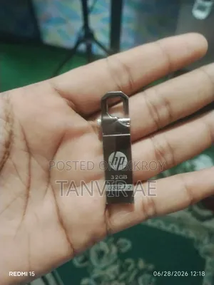 HP Pendrive 32GB with one free OTG cable, lifetime warranty