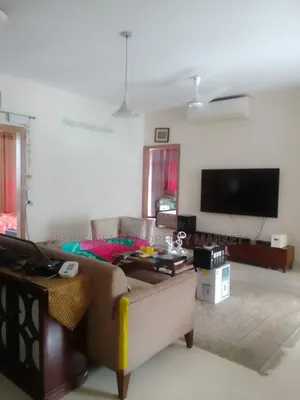 গুলশানে ভাড়ার জন্য ফার্নিশড ৩ বেডরুমের অ্যাপার্টমেন্ট