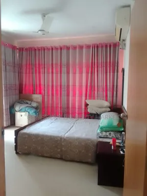 গুলশানে ভাড়ার জন্য আসবাবপত্রসহ ৩ বেডরুমের অ্যাপার্টমেন্ট