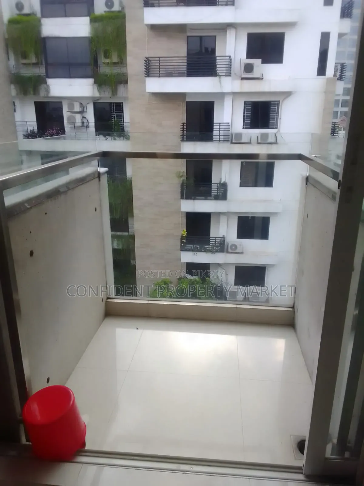 গুলশানে ভাড়ার জন্য আসবাবপত্রসহ ৩ বেডরুমের অ্যাপার্টমেন্ট