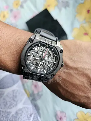 টিউবুলার মেনস স্কেলিটন ওয়াচ