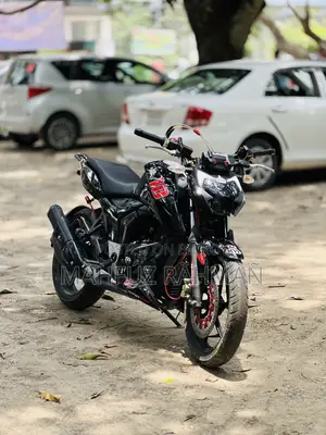 টিভিএস অ্যাপাচি ১৬০ ৪ভি ২০২৩ কালো