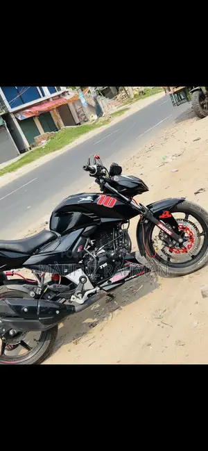 টিভিএস অ্যাপাচি ১৬০ ৪ভি ২০২৩ কালো