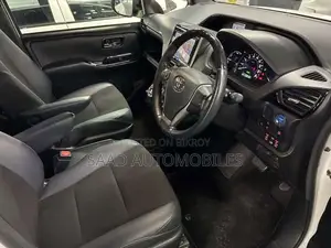 Toyota Noah 1.8 Front Wheel Drive Hybrid (7 Seater) 2021 Pearl