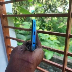 রিয়েলমি ৮ ৫জি ১২৮ জিবি নীল