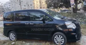 Toyota Noah 2.0 158hp Front-Wheel Drive (8 Seater) 2013 Black