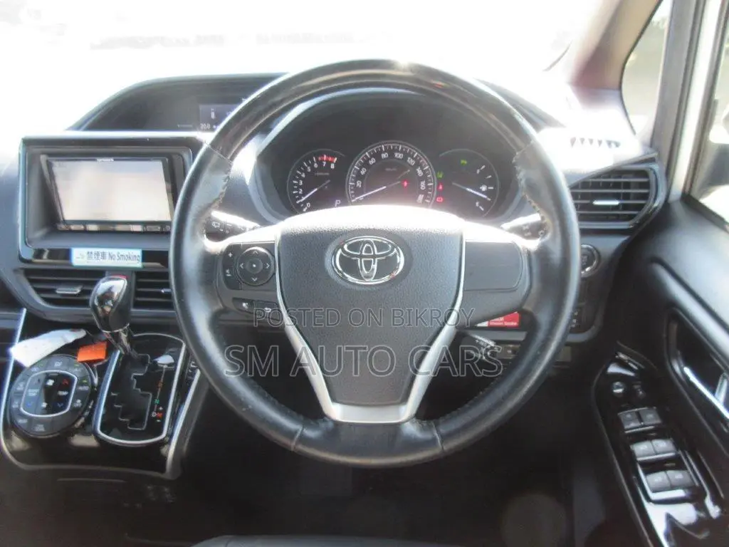 Toyota Esquire 2.0 Front Wheel Drive (8 Seater) 2021 Silver