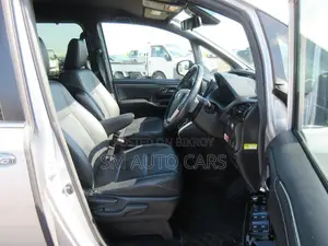 Toyota Esquire 2.0 Front Wheel Drive (8 Seater) 2021 Silver