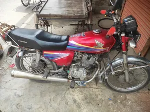 Honda XL 125 2010 Red