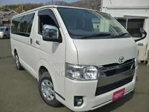 Toyota HiAce 2021 White