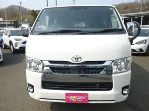 Toyota HiAce 2021 White