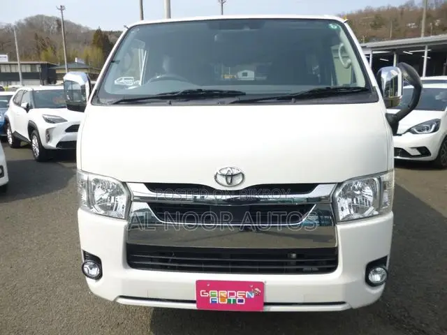 Toyota HiAce 2021 White