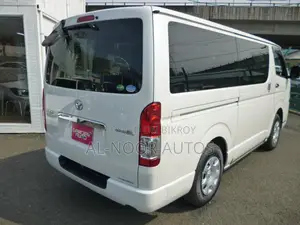 Toyota HiAce 2021 White