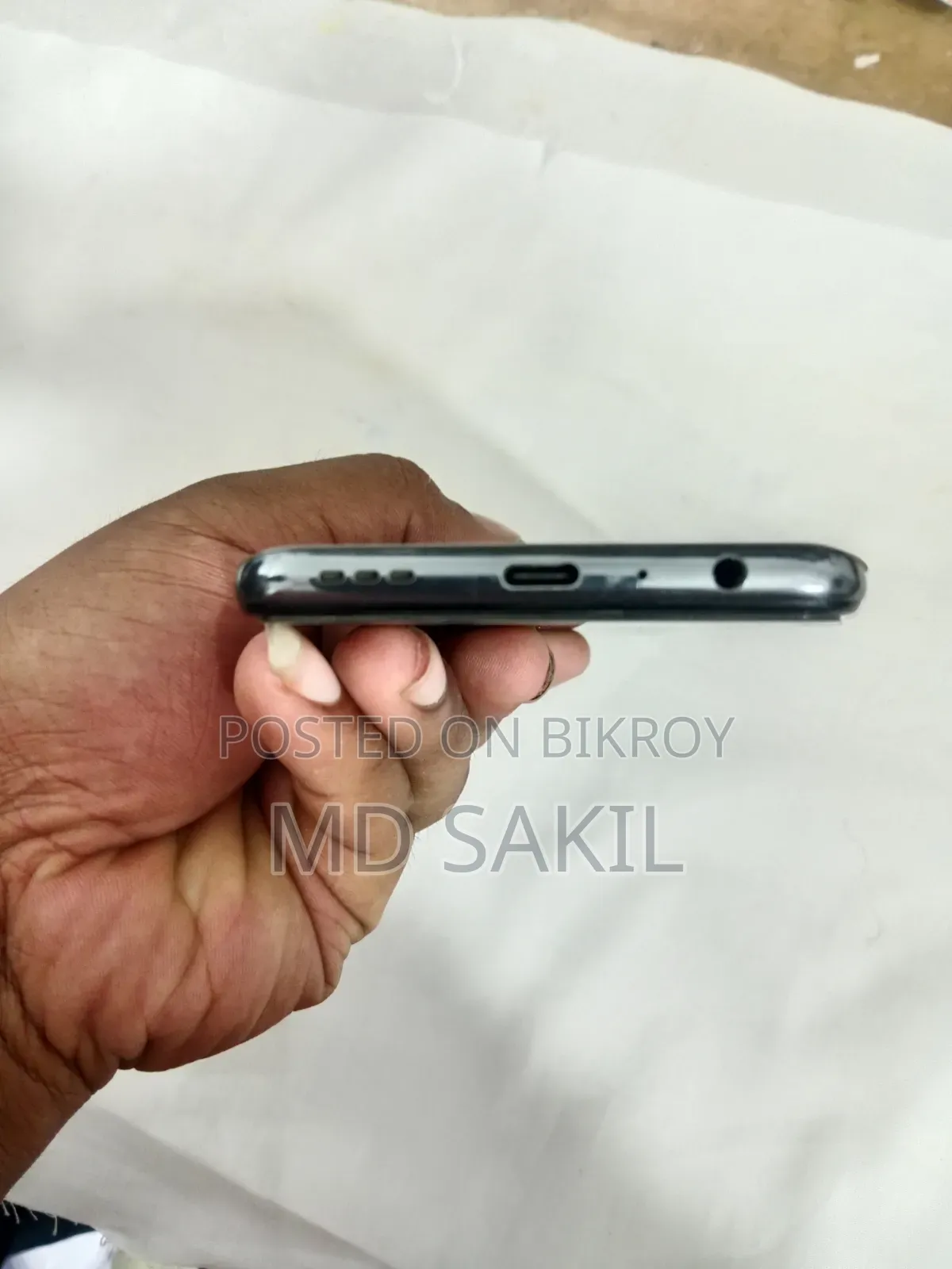 রিয়েলমি জিটি মাস্টার এডিশন ১২৮ জিবি গোল্ড