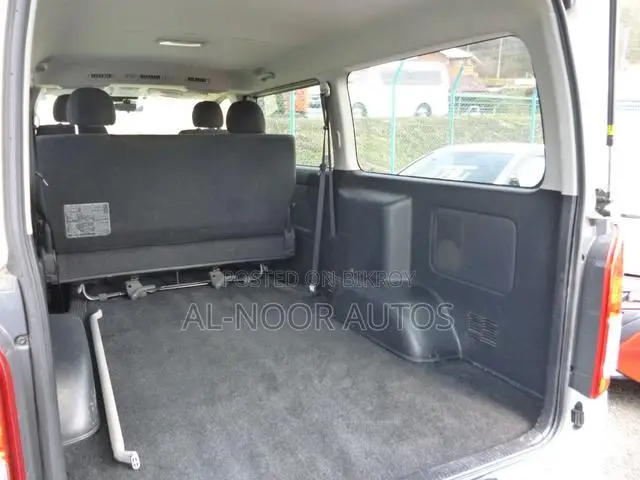 Toyota HiAce 2021 White