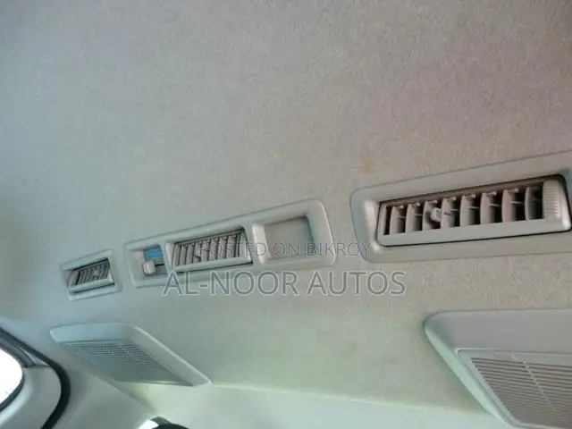 Toyota HiAce 2021 White