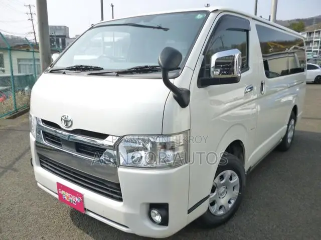 Toyota HiAce 2021 White