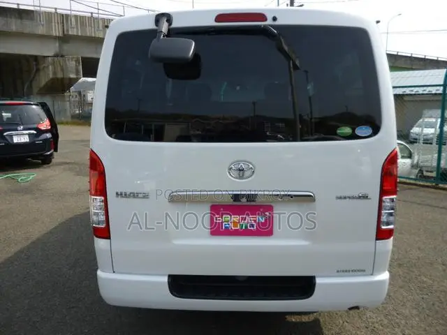 Toyota HiAce 2021 White