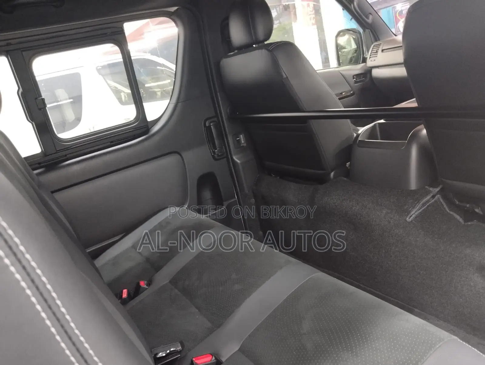 Toyota HiAce 2021 Pearl