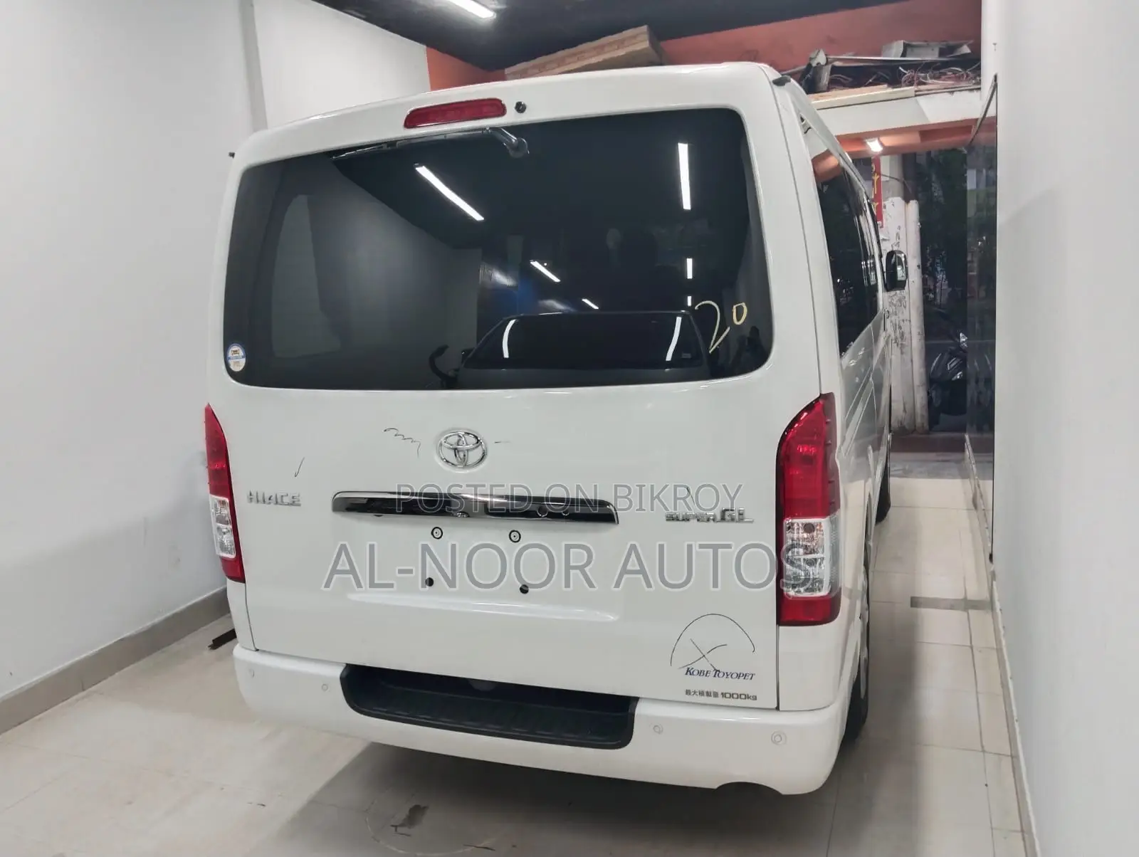 Toyota HiAce 2021 Pearl