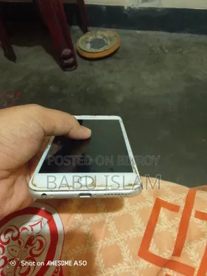 অ্যাপল আইফোন ৬ ৬৪ জিবি হোয়াইট