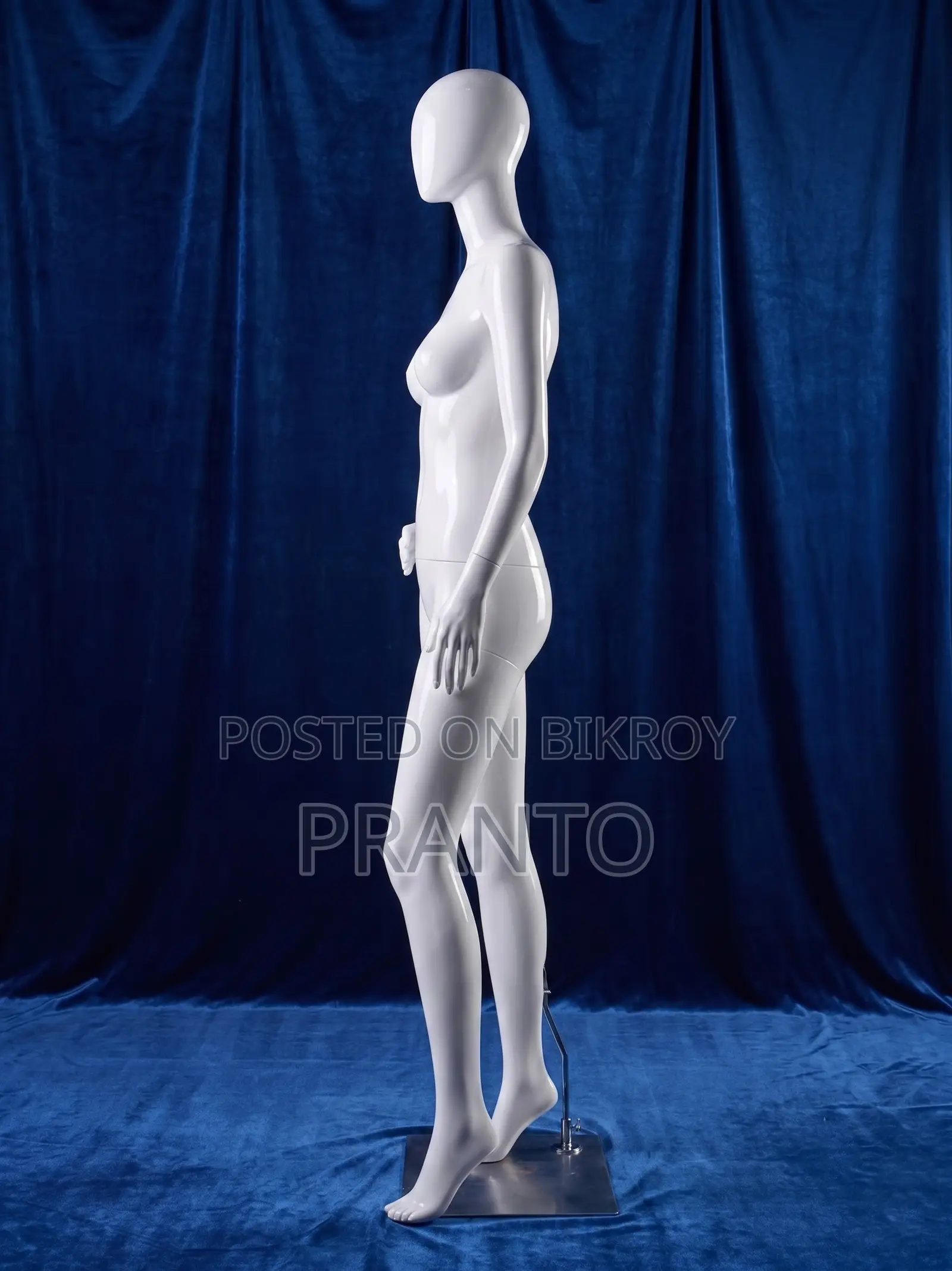 Premium Full-Body Fiberglass Female Mannequin – Glossy White