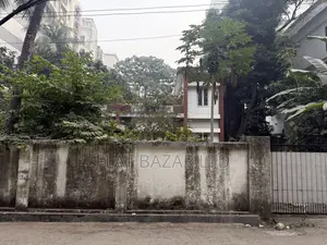 বনানী ৭.৭৬ আবাসিক জমি বিক্রয়