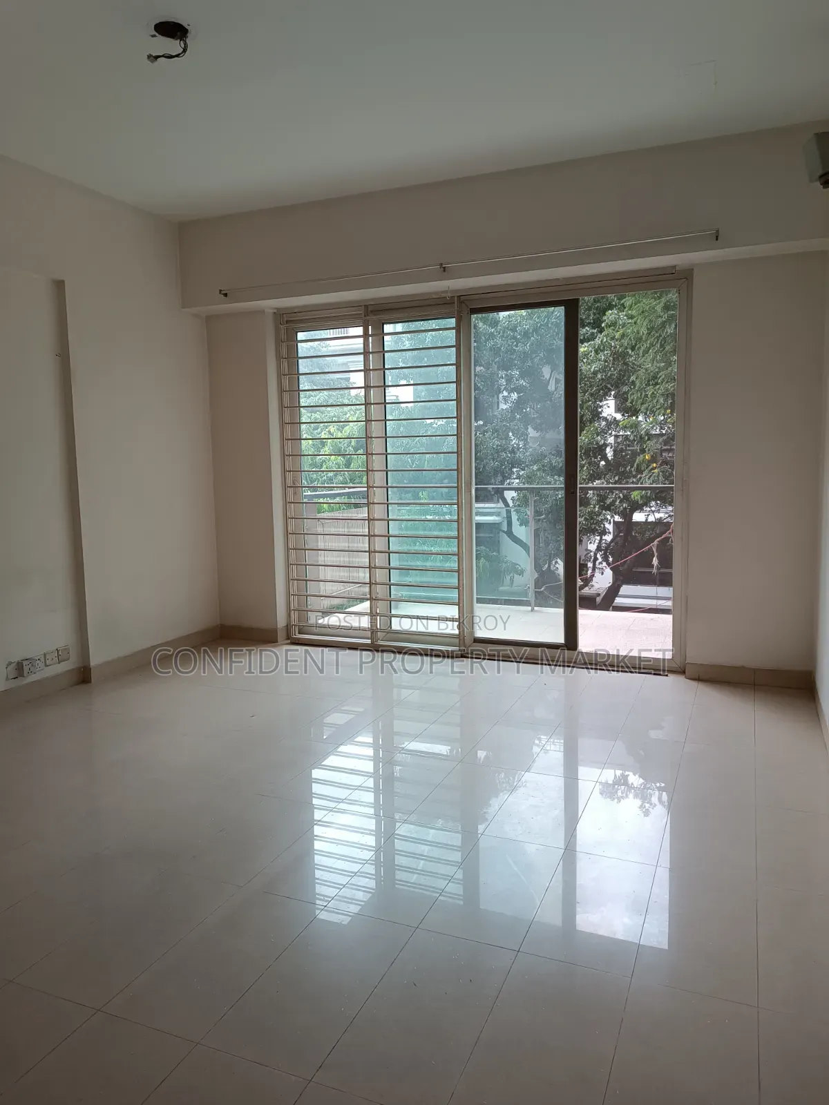 4bdrm Apartment in Gulshan for Sale