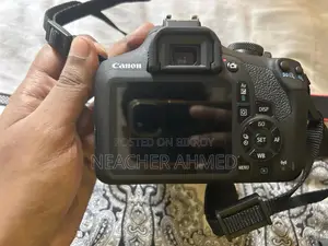 Six-month-old Canon 2000d DSLR camera for sale