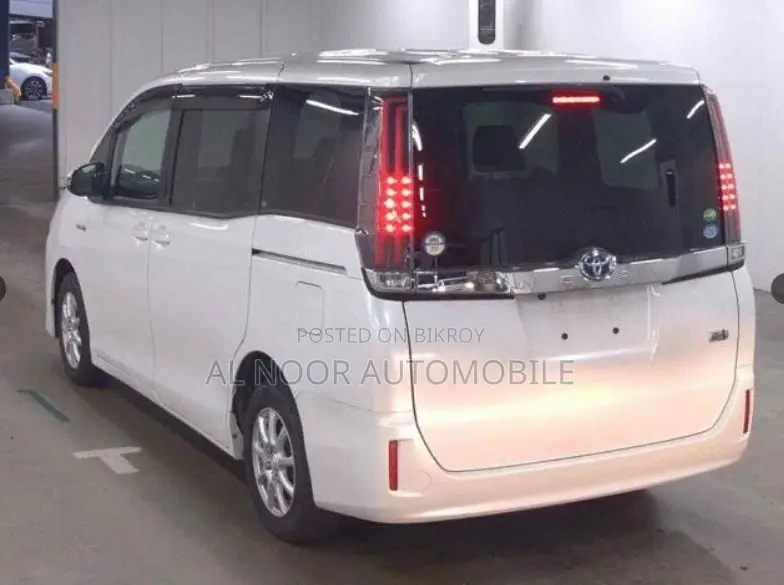Toyota Noah 2021 Pearl